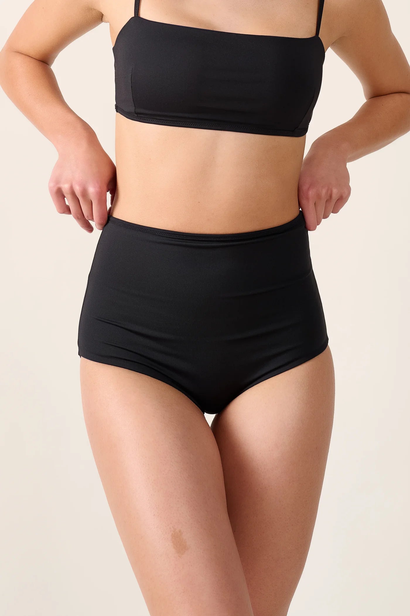 MyMarini | Highwaist Bikini Shorts, wendbar (Black-Navy)